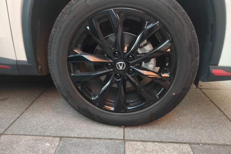 Used CHANGAN X5 PLUS 2024 1.5T DCT Pioneer Edition Right Front Wheel Hub