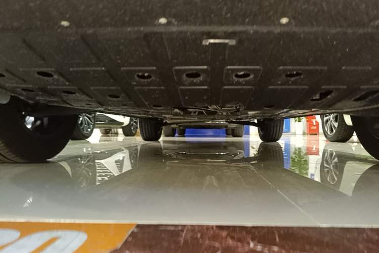 Used CHANGAN X5 PLUS 2024 1.5T DCT ZhiZun Version Chassis Front