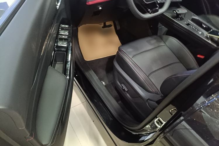 Used CHANGAN X5 PLUS 2024 1.5T DCT ZhiZun Version Driver Seat