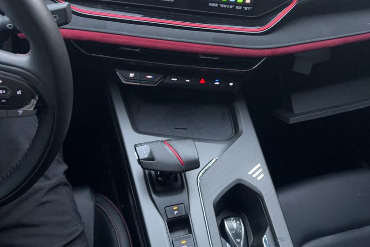 Used CHANGAN X5 PLUS 2024 1.5T DCT ZhiZun Version Audio And AC Panel