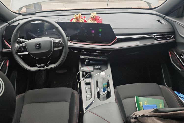 Used CHANGAN X5 PLUS 2024 1.5T DCT Enjoyment Version Center Console