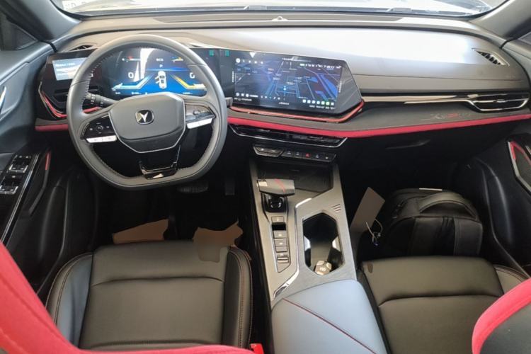 Used CHANGAN X5 PLUS 2024 1.5T DCT Excellence Edition Center Console