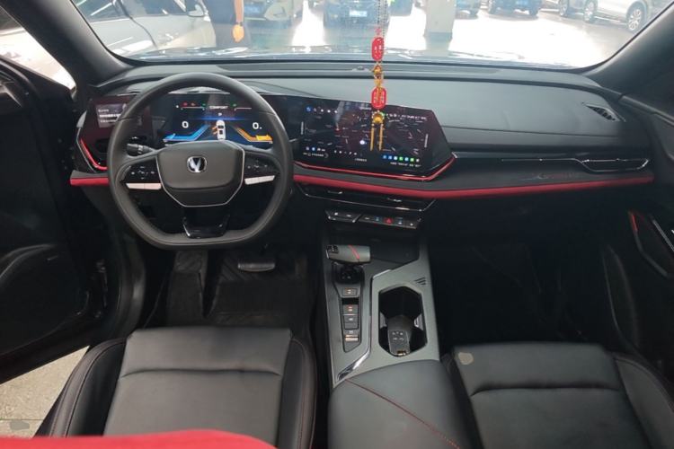 Used CHANGAN X5 PLUS 2024 1.5T DCT Excellence Edition Center Console