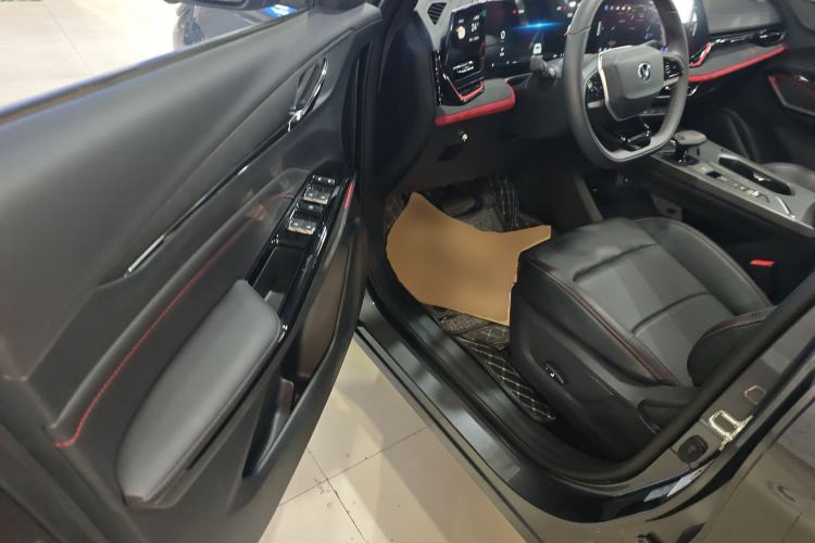 Used CHANGAN X5 PLUS 2024 1.5T DCT ZhiZun Version Driver Seat