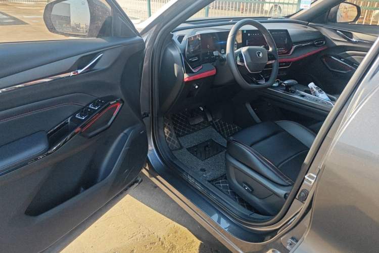 Used CHANGAN X5 PLUS 2024 1.5T DCT ZhiZun Version Driver Seat