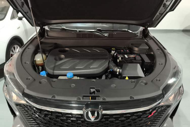 Used CHANGAN X5 PLUS 2024 1.5T DCT Excellence Edition Engine Bay