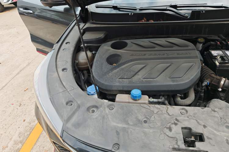 Used CHANGAN X5 PLUS 2024 1.5T DCT ZhiZun Version Engine Bay Right