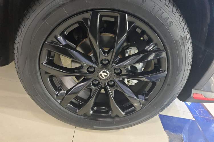 Used CHANGAN X5 PLUS 2024 1.5T DCT ZhiZun Version Exterior 4