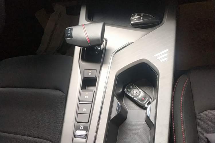 Used CHANGAN X5 PLUS 2024 1.5T DCT Enjoyment Version Gear Lever