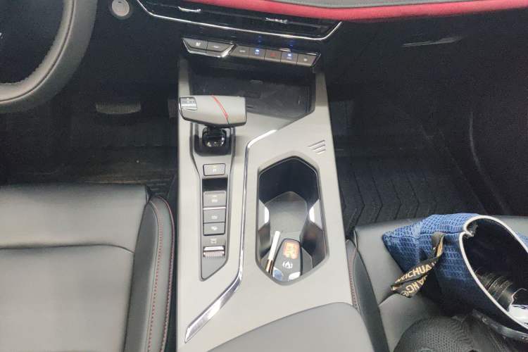 Used CHANGAN X5 PLUS 2024 1.5T DCT ZhiZun Version Gear Lever