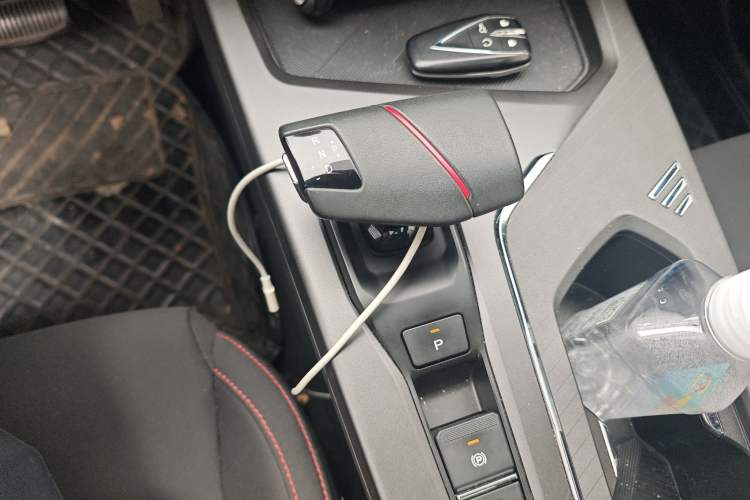 Used CHANGAN X5 PLUS 2024 1.5T DCT Enjoyment Version Gear Lever