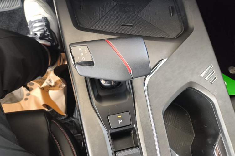 Used CHANGAN X5 PLUS 2024 1.5T DCT Excellence Edition Gear Lever