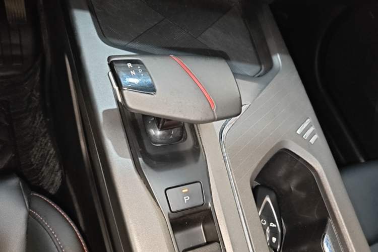 Used CHANGAN X5 PLUS 2024 1.5T DCT Pioneer Edition Gear Lever