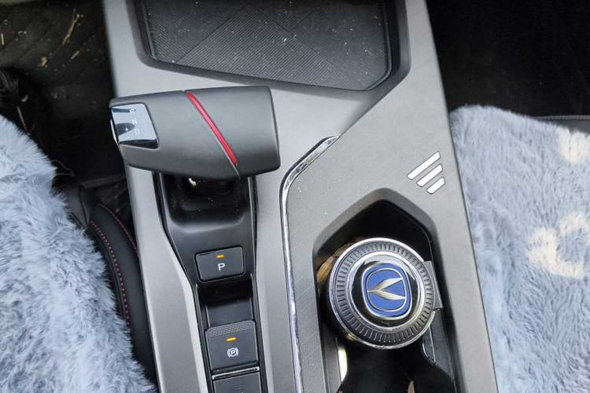 Used CHANGAN X5 PLUS 2024 1.5T DCT Pioneer Edition Gear Lever