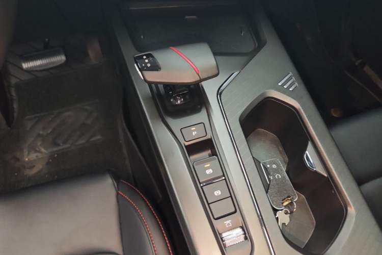 Used CHANGAN X5 PLUS 2024 1.5T DCT Excellence Edition Gear Lever
