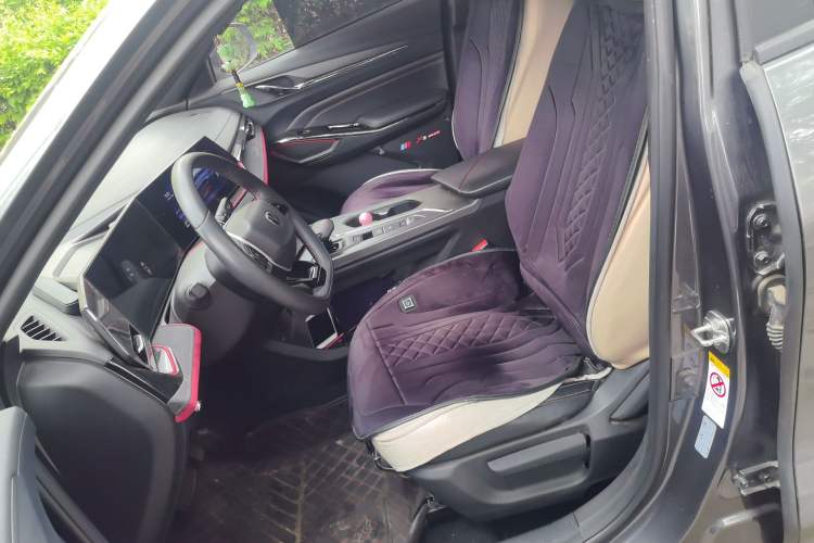 Used CHANGAN X5 PLUS 2024 1.5T DCT Pioneer Edition Left Front Seat
