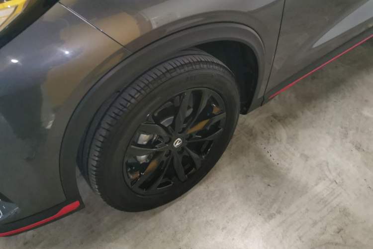 Used CHANGAN X5 PLUS 2024 1.5T DCT Excellence Edition Left Front Wheel Hub