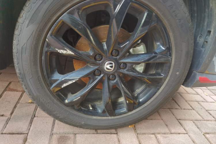 Used CHANGAN X5 PLUS 2024 1.5T DCT Excellence Edition Right Front Wheel Hub