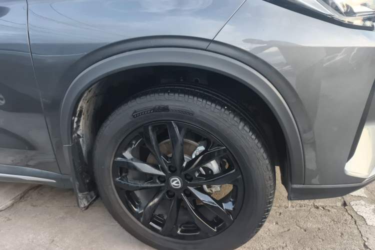 Used CHANGAN X5 PLUS 2024 1.5T DCT Enjoyment Version Right Front Wheel Hub