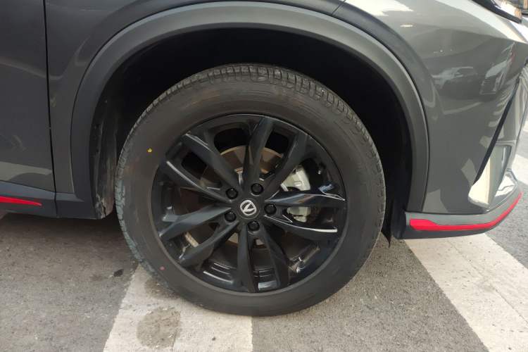 Used CHANGAN X5 PLUS 2024 1.5T DCT Smart Leading Version Right Front Wheel Hub