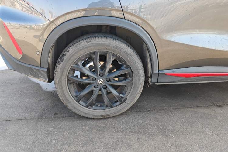 Used CHANGAN X5 PLUS 2024 1.5T DCT ZhiZun Version Right Rear Wheel Hub
