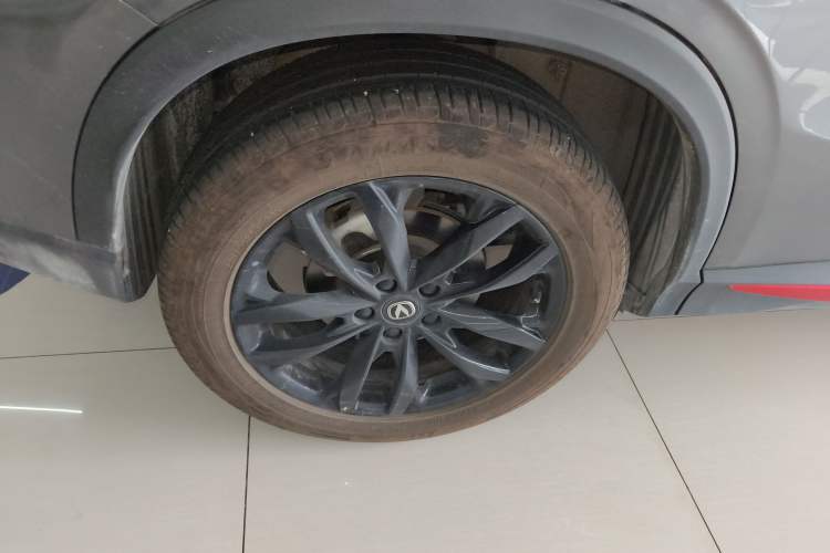 Used CHANGAN X5 PLUS 2024 1.5T DCT Excellence Edition Right Rear Wheel Hub