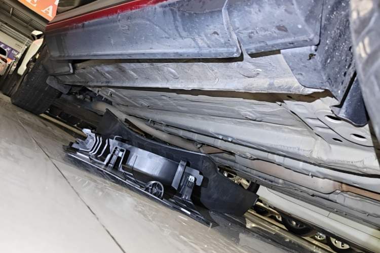 Used CHANGAN X5 PLUS 2024 1.5T DCT Pioneer Edition Right Side Sill