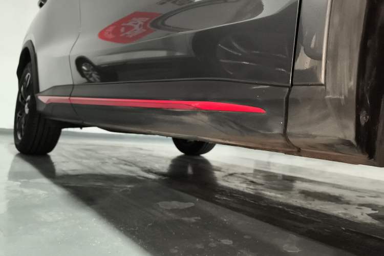 Used CHANGAN X5 PLUS 2024 1.5T DCT Excellence Edition Right Side Sill