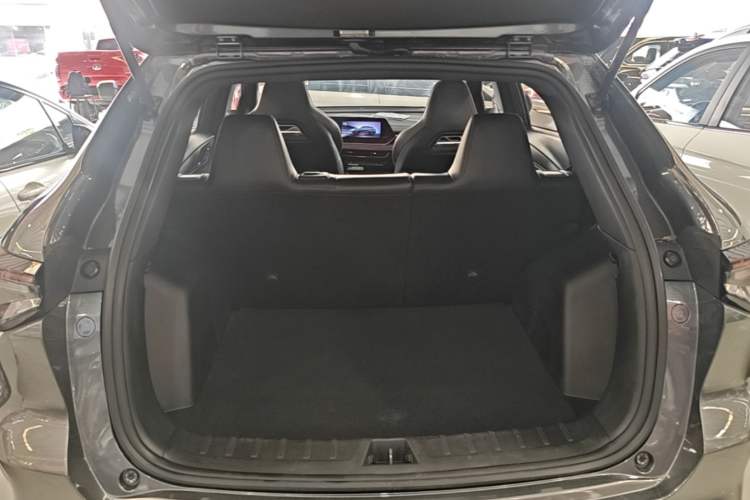 Used CHANGAN X5 PLUS 2024 1.5T DCT Pioneer Edition Trunk