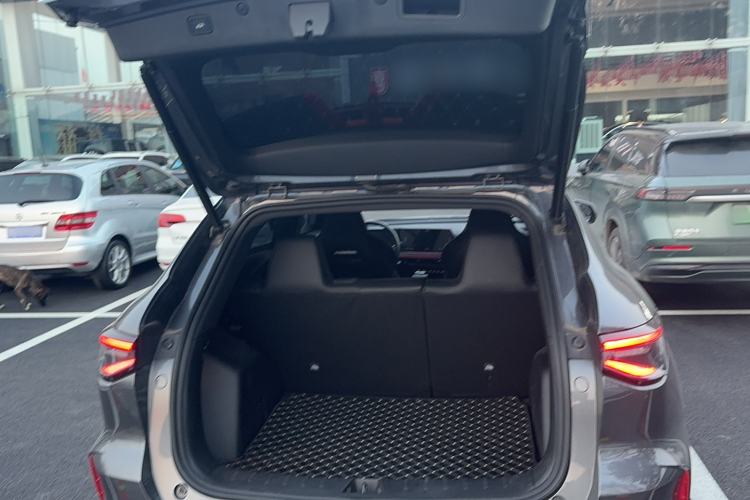 Used CHANGAN X5 PLUS 2024 1.5T DCT ZhiZun Version Trunk