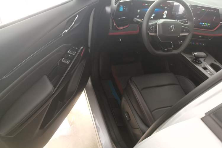 Used CHANGAN X5 PLUS 2024 1.5T DCT ZhiZun Version Driver Seat
