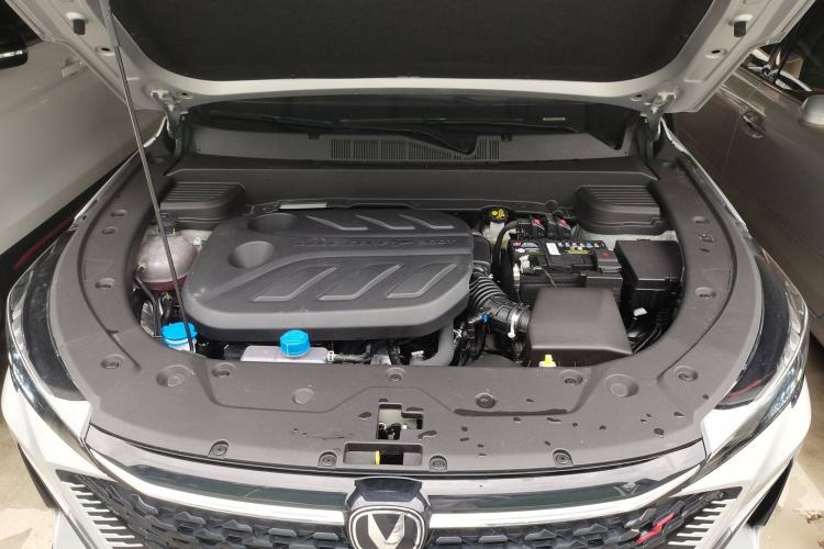 Used CHANGAN X5 PLUS 2024 1.5T DCT ZhiZun Version Engine Bay