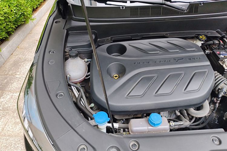 Used CHANGAN X5 PLUS 2024 1.5T DCT Pioneer Edition Engine Bay Right