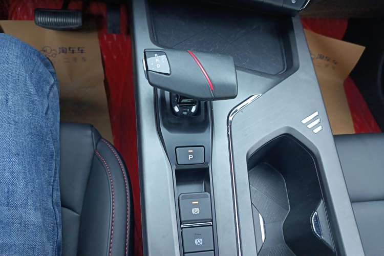 Used CHANGAN X5 PLUS 2024 1.5T DCT Pioneer Edition Gear Lever