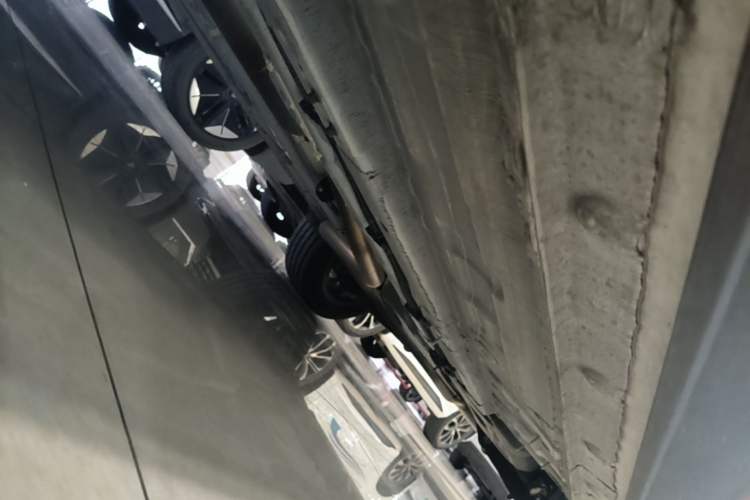 Used CHANGAN X5 PLUS 2024 1.5T DCT ZhiZun Version Chassis Front Left