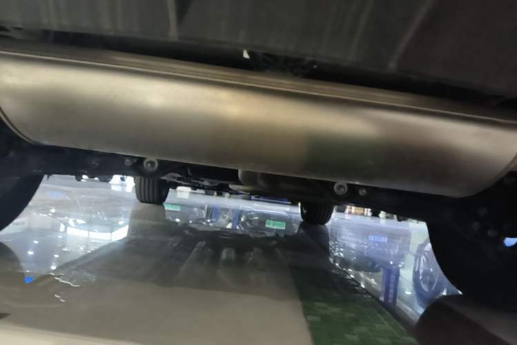 Used CHANGAN X5 PLUS 2024 1.5T DCT ZhiZun Version Chassis Rear