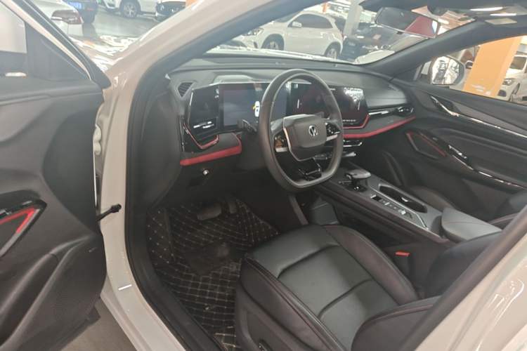 Used CHANGAN X5 PLUS 2024 1.5T DCT ZhiZun Version Driver Seat
