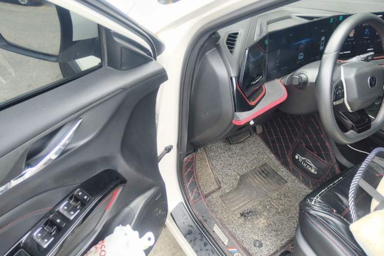 Used CHANGAN X5 PLUS 2024 1.5T DCT ZhiZun Version Driver Seat