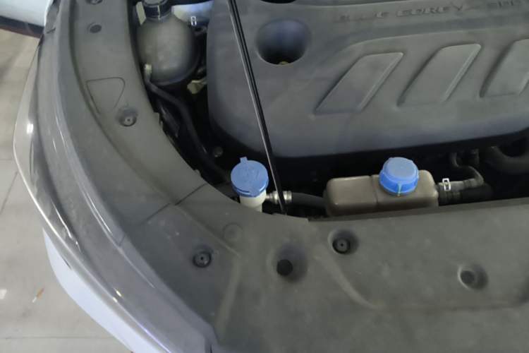 Used CHANGAN X5 PLUS 2024 1.5T DCT ZhiZun Version Engine Bay Right