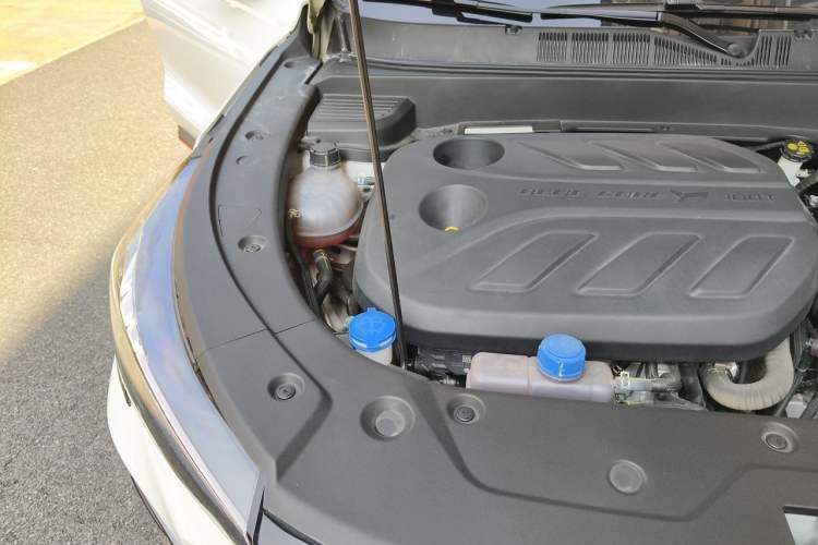 Used CHANGAN X5 PLUS 2024 1.5T DCT Pioneer Edition Engine Bay Right