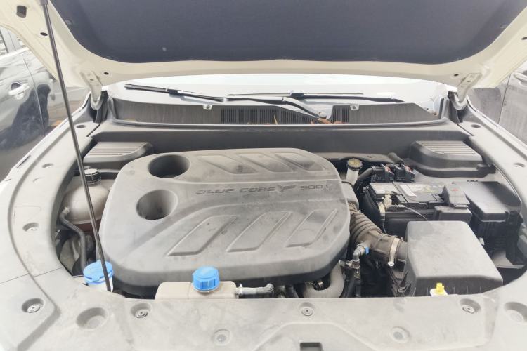 Used CHANGAN X5 PLUS 2024 1.5T DCT ZhiZun Version Engine Bay