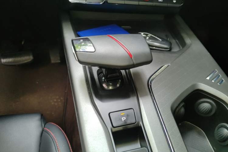 Used CHANGAN X5 PLUS 2024 1.5T DCT Excellence Edition Gear Lever