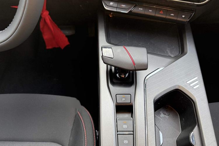 Used CHANGAN X5 PLUS 2024 1.5T DCT Enjoyment Version Gear Lever
