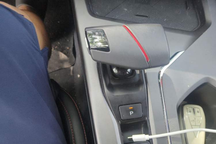 Used CHANGAN X5 PLUS 2024 1.5T DCT Excellence Edition Gear Lever