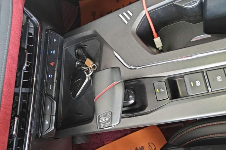 Used CHANGAN X5 PLUS 2024 1.5T DCT Excellence Edition Gear Lever