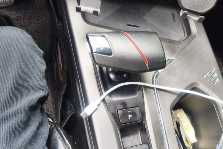 Used CHANGAN X5 PLUS 2024 1.5T DCT ZhiZun Version Gear Lever