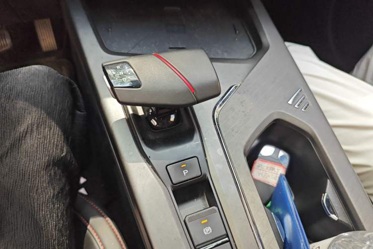 Used CHANGAN X5 PLUS 2024 1.5T DCT Excellence Edition Gear Lever