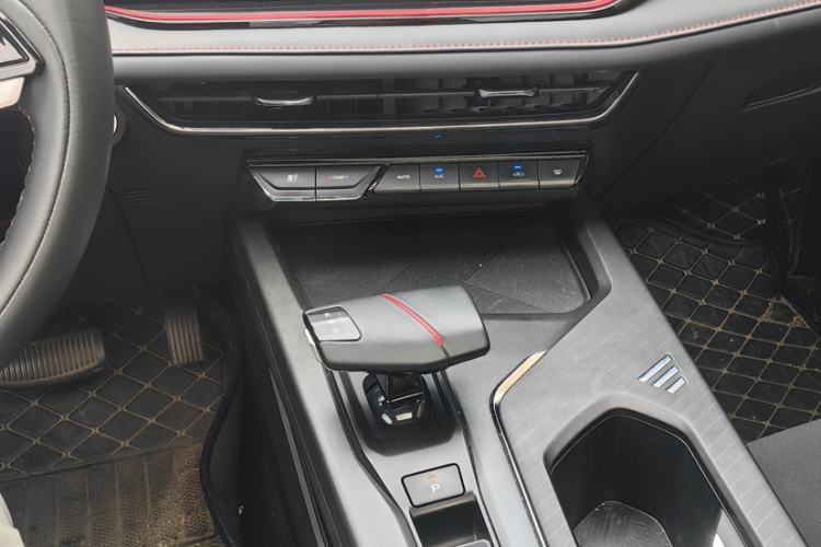 Used CHANGAN X5 PLUS 2024 1.5T DCT Enjoyment Version Interior 3