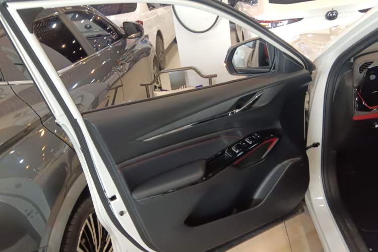 Used CHANGAN X5 PLUS 2024 1.5T DCT ZhiZun Version Left Front Door Interior