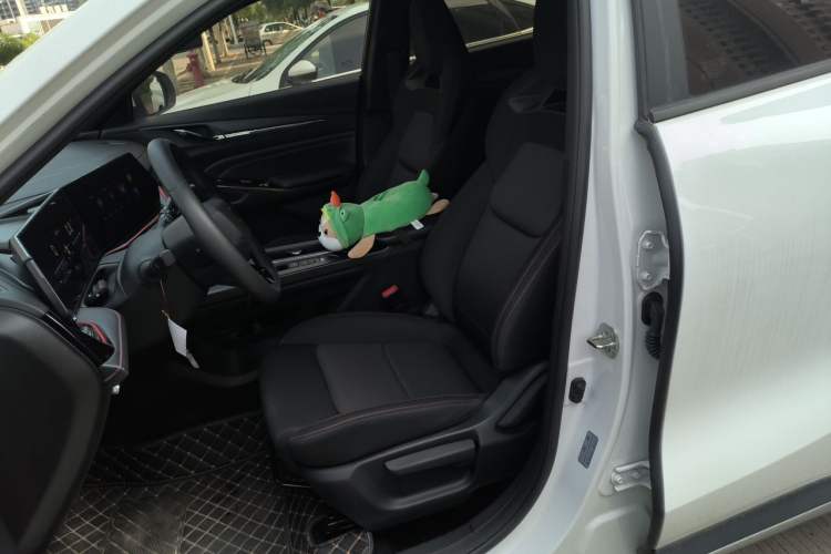 Used CHANGAN X5 PLUS 2024 1.5T DCT Enjoyment Version Left Front Seat